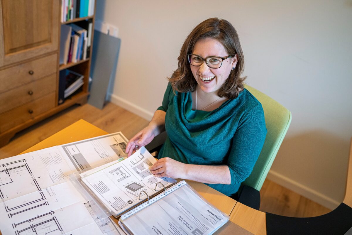 In which stores can you buy furniture in the Netherlands?